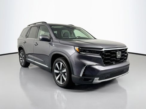 Certified 2023 Honda Pilot Touring image 3