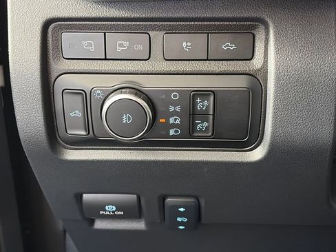 Certified 2024 Ford F350 Platinum w/ FX4 Off-Road Package image 25