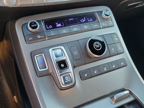 Used 2022 Hyundai Palisade Calligraphy w/ Winter Package FWD image 19