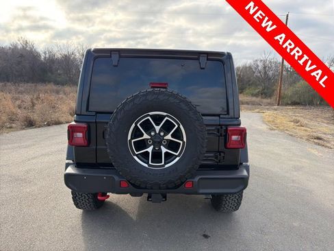 Used 2025 Jeep Wrangler Unlimited Rubicon image 4