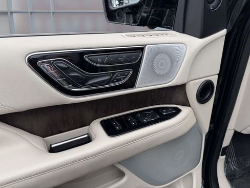 Used 2019 Lincoln Navigator L Reserve w/ Cargo Package AWD/4WD image 20