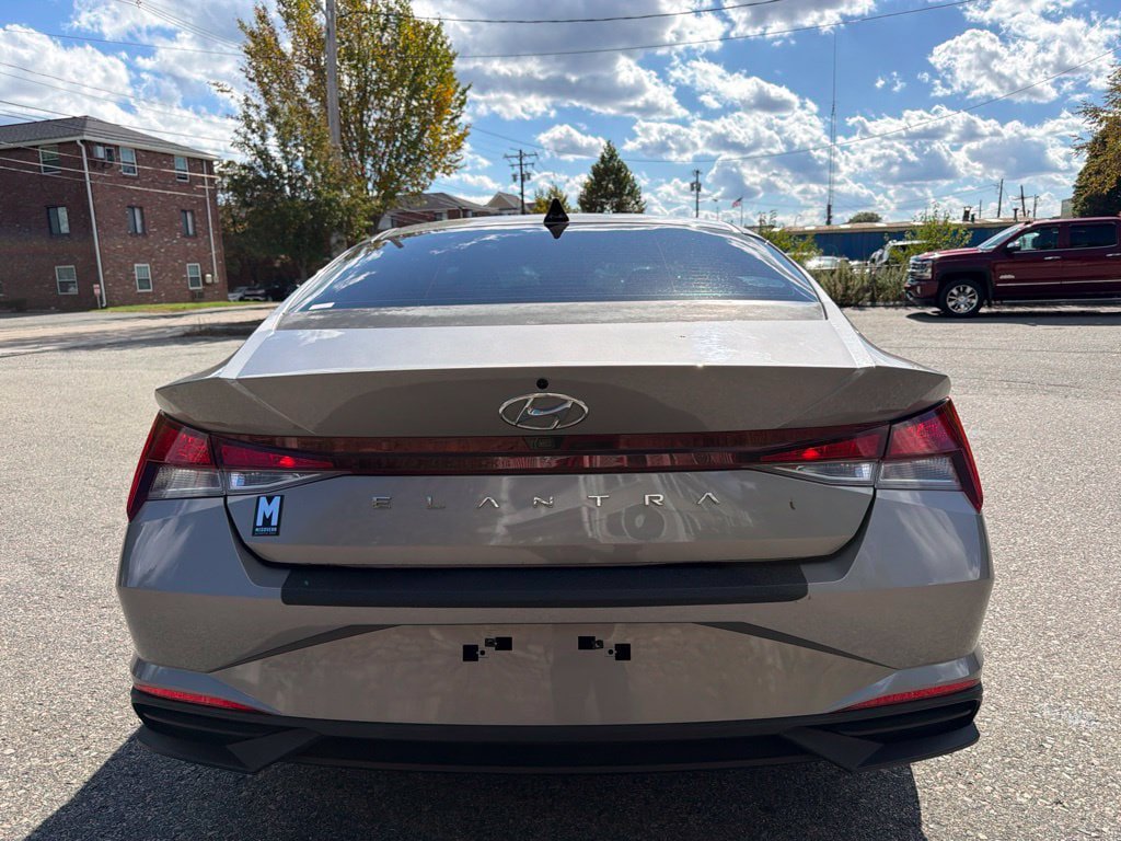 Used 2021 Hyundai Elantra SEL FWD image 5
