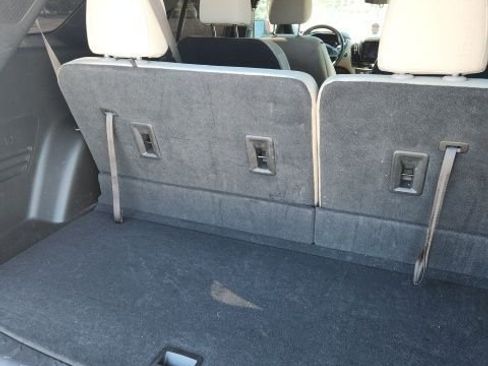 Used 2022 Chevrolet Traverse LT image 13