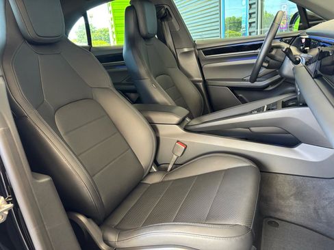 Used 2025 Porsche Macan Electric RWD image 21