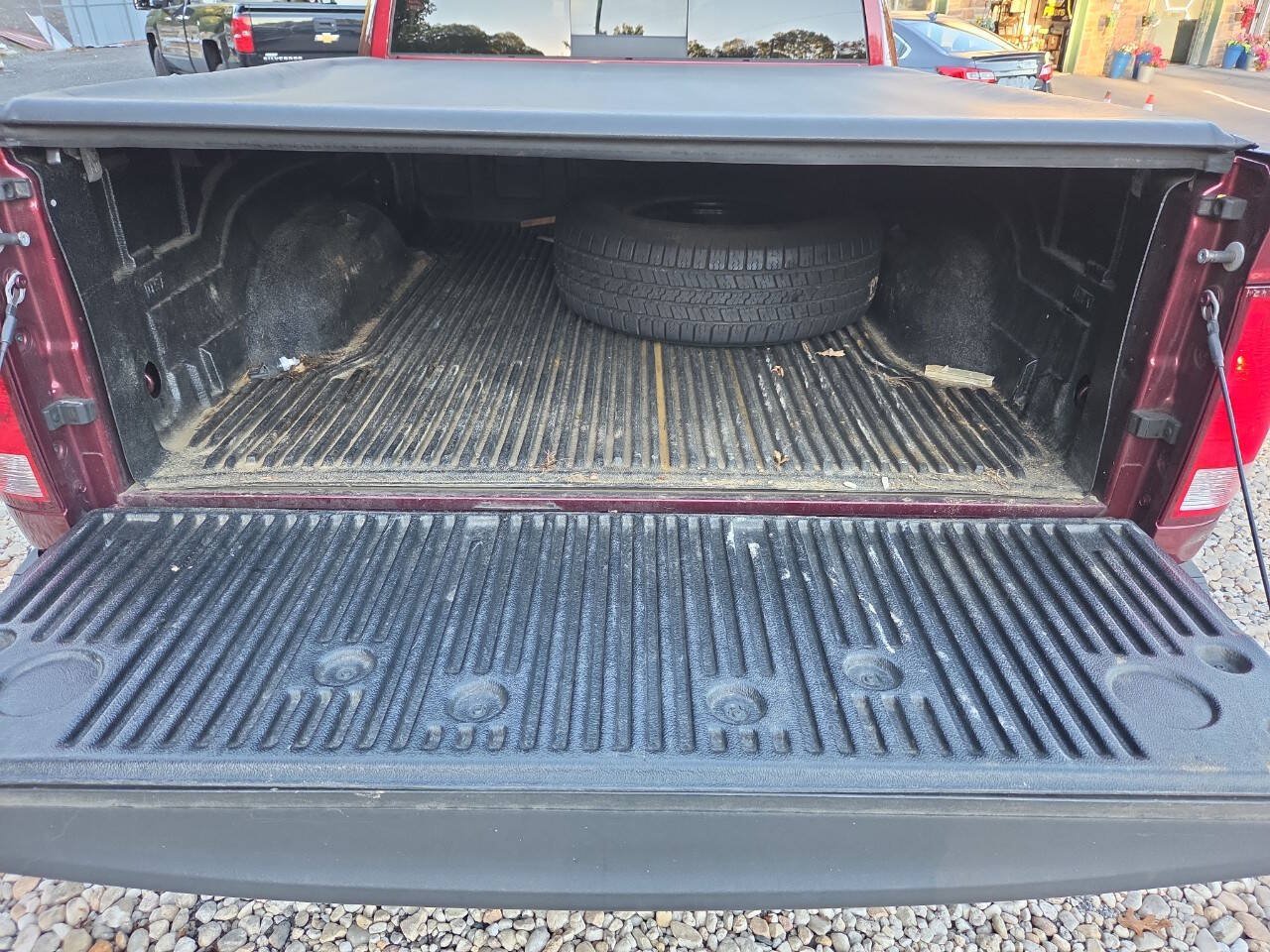 Used 2019 RAM 1500 Classic SLT AWD/4WD image 25