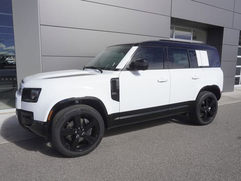 New 2026 Land Rover Defender 110 X-Dynamic SE image 3