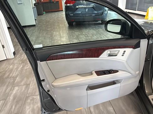 Used 2011 Toyota Avalon Limited FWD image 13