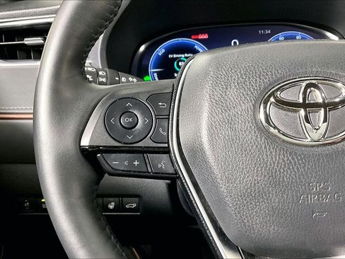 Used 2023 Toyota Venza Limited image 16