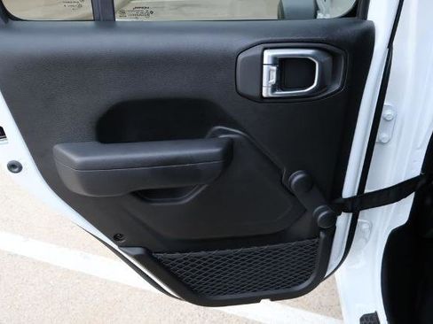 Used 2024 Jeep Wrangler Unlimited Sport AWD/4WD image 11