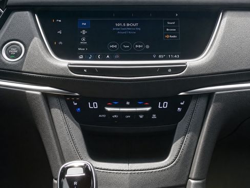 Used 2025 Cadillac XT5 Premium Luxury w/ Technology Package AWD/4WD image 9