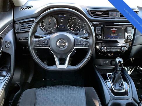 Used 2019 Nissan Rogue SV image 5