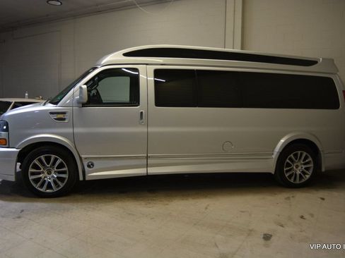 Used 2020 GMC Savana 2500 Extended w/ Enhanced Convenience Package RWD image 44