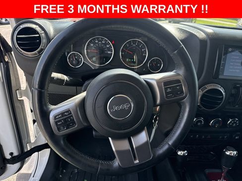 Used 2018 Jeep Wrangler Unlimited Sahara AWD/4WD image 15