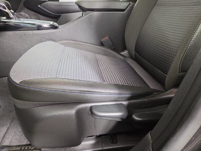 Used 2025 Chevrolet Trax LT FWD image 30