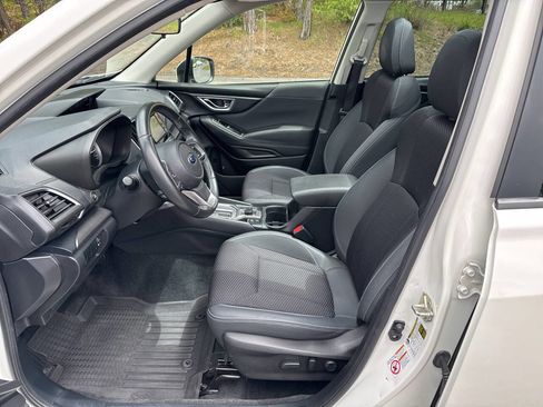 Used 2020 Subaru Forester Premium AWD/4WD image 10