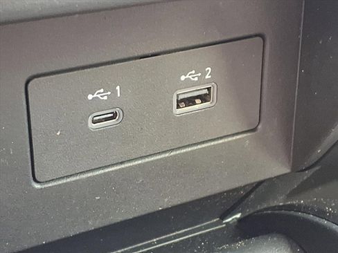 Used 2020 Nissan Titan PRO-4X w/ Pro-4x Convenience Package image 16