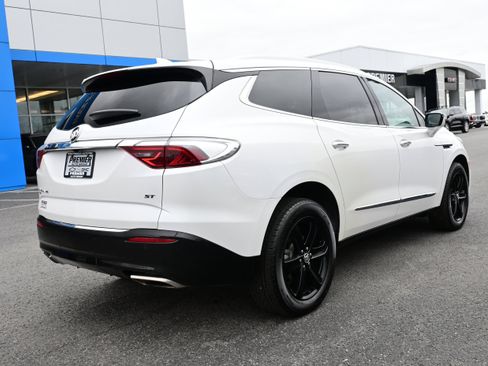 Used 2023 Buick Enclave Essence w/ Experience Buick Package image 8