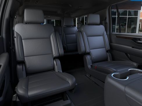 New 2026 Chevrolet Suburban Z71 w/ Z71 Off-Road Package AWD/4WD image 41
