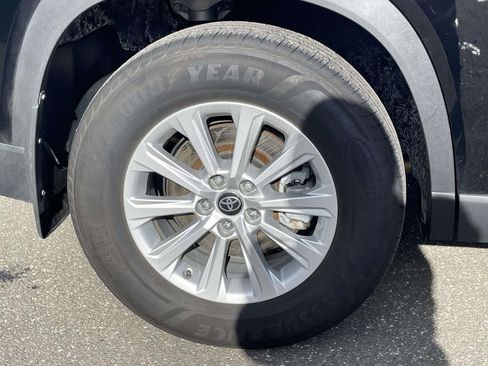 Used 2024 Toyota Grand Highlander XLE image 9