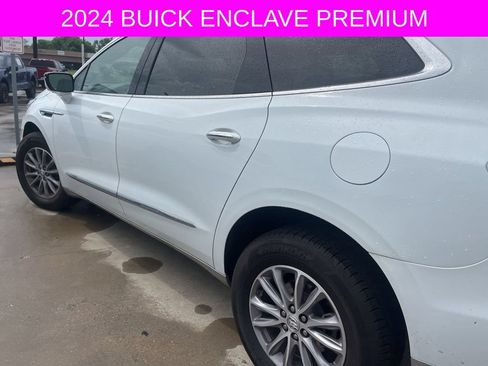 Used 2024 Buick Enclave Premium AWD/4WD image 3
