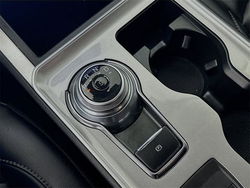 Used 2023 Ford Edge SEL image 21