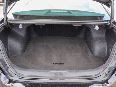 Used 2025 Nissan Altima 2.5 SV FWD image 26