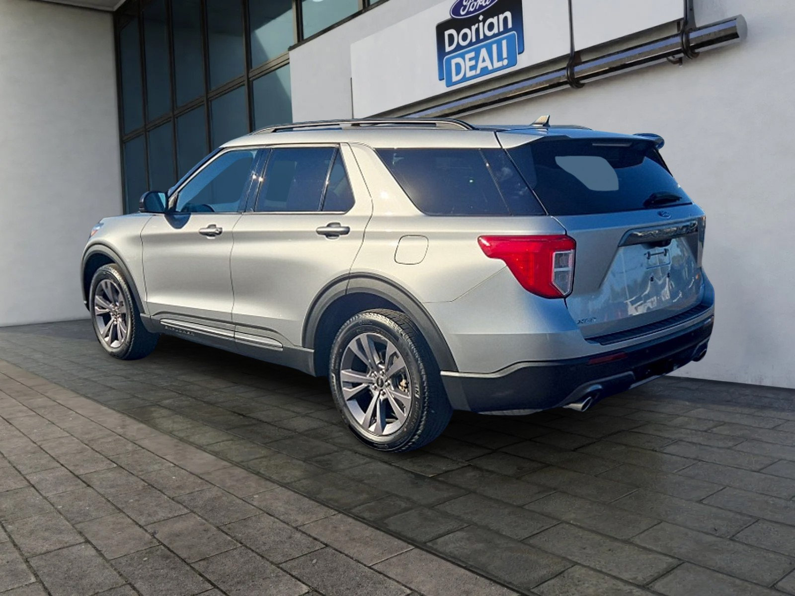 Certified 2023 Ford Explorer XLT w/ Equipment Group 202A AWD/4WD image 5