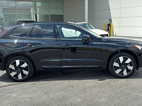 Certified 2025 Volvo XC60 T8 Plus w/ Protection Package Premier AWD/4WD image 27