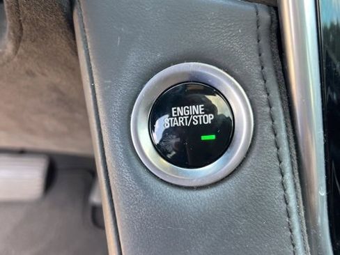 Used 2020 Cadillac Escalade Platinum image 21