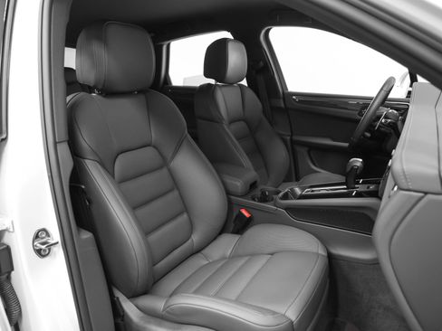Used 2022 Porsche Macan S AWD/4WD image 26