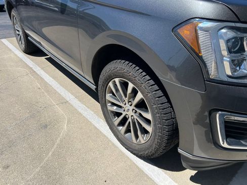 Used 2018 Ford Expedition Limited AWD/4WD image 3