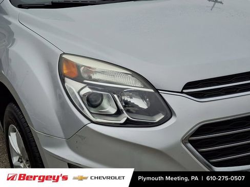 Used 2017 Chevrolet Equinox LT image 10