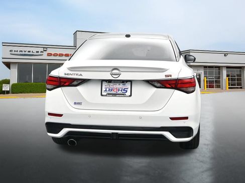 Used 2025 Nissan Sentra SR w/ SR Premium Package FWD image 4