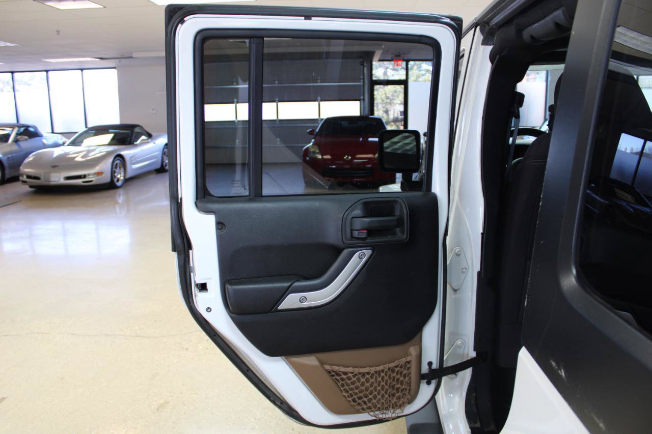 Used 2013 Jeep Wrangler Unlimited Sahara w/ Connectivity Group AWD/4WD image 37