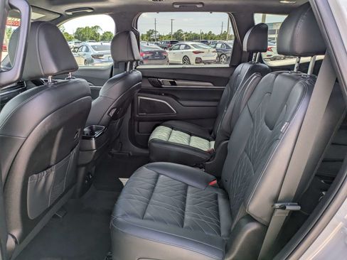 Certified 2023 Kia Telluride SX Prestige X-Line AWD/4WD image 12