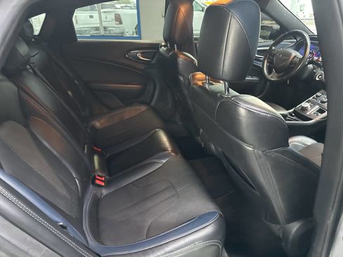 Used 2015 Chrysler 200 S image 21