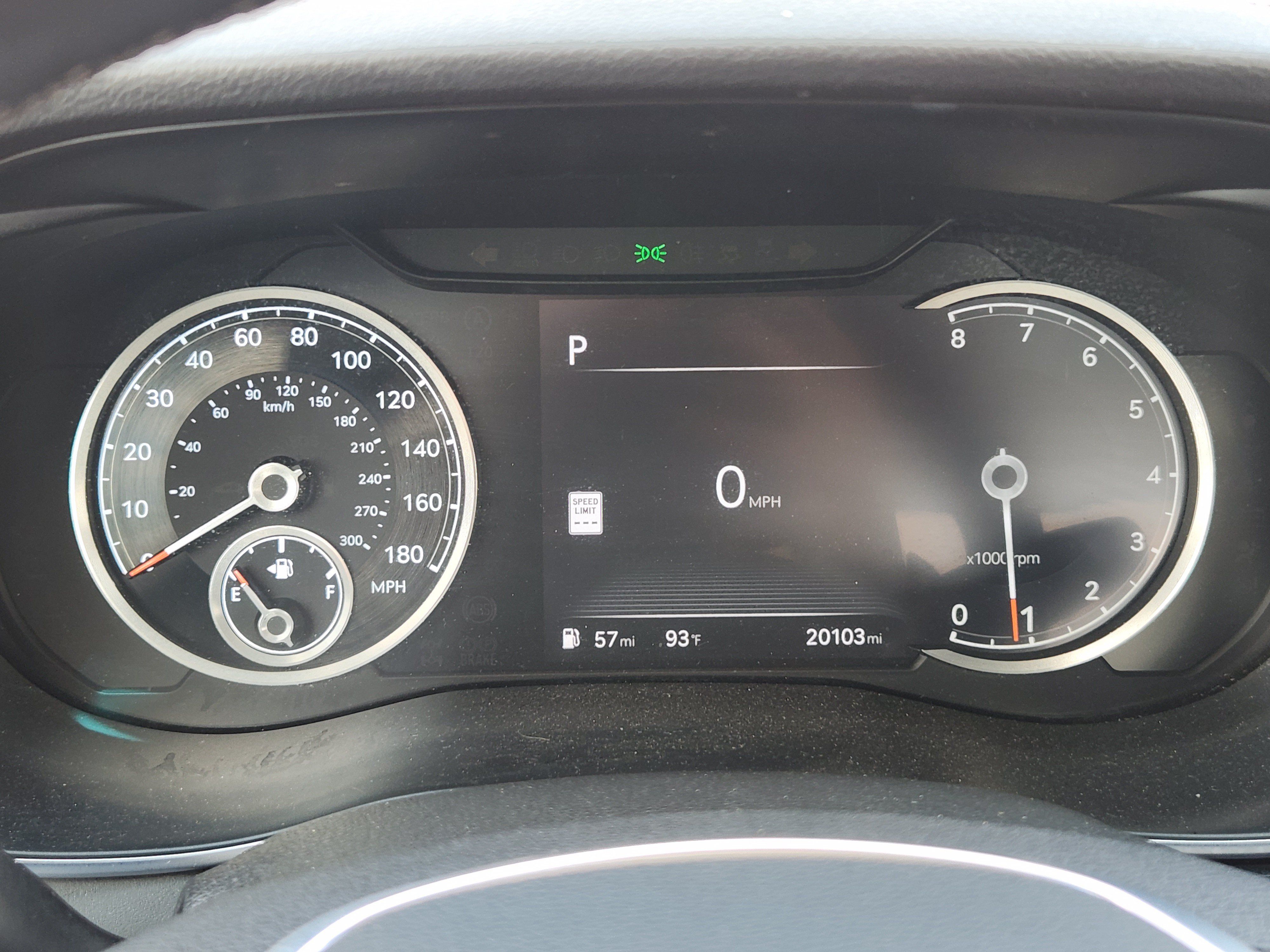 Used 2025 Genesis G70 2.5T RWD image 18