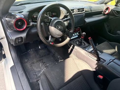 Used 2023 Toyota GR86 RWD image 22