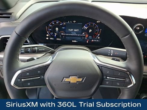 Used 2025 Chevrolet Suburban Premier AWD/4WD image 4
