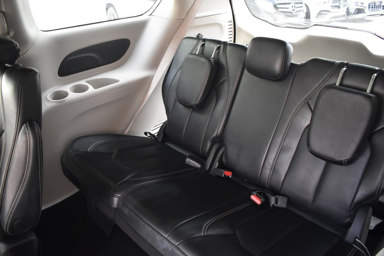 Used 2024 Chrysler Pacifica Touring-L FWD image 20