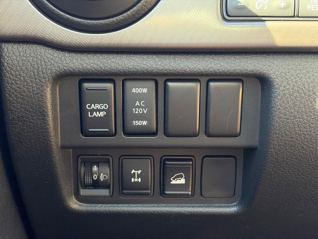 Used 2023 Nissan Titan PRO-4X w/ Pro-4x Convenience Package AWD/4WD image 33
