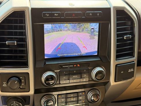 Used 2020 Ford F150 Lariat w/ Equipment Group 502A Luxury AWD/4WD image 18