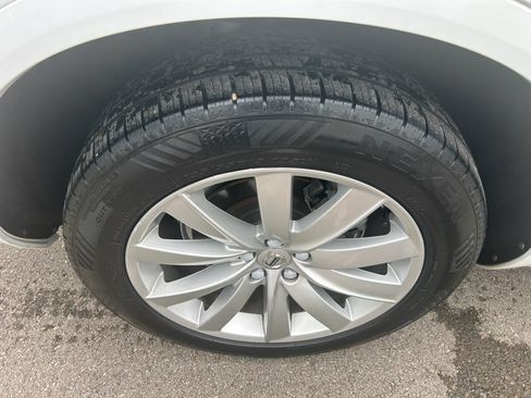 Used 2018 Volvo XC90 T6 Momentum w/ Momentum Plus Package AWD/4WD image 19