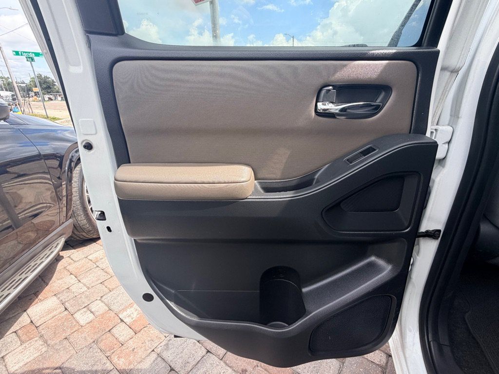 Used 2022 Nissan Frontier SV AWD/4WD image 26