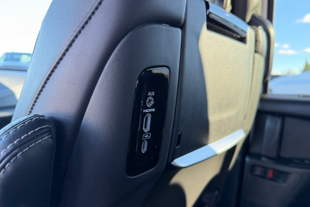 New 2026 Chrysler Pacifica Select AWD/4WD image 24