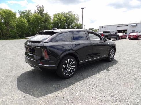 Used 2025 Cadillac Optiq Sport 1 AWD/4WD image 4