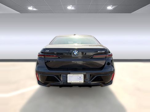 New 2026 BMW i7 xDrive60 w/ Premium Package AWD/4WD image 8