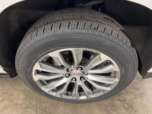 Certified 2022 GMC Yukon XL Denali w/ Advanced Technology Package image 20