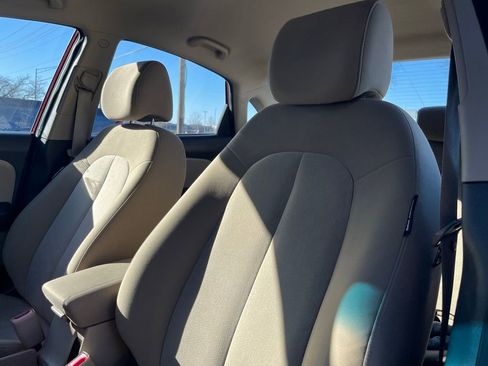 Used 2010 Hyundai Elantra GLS image 8