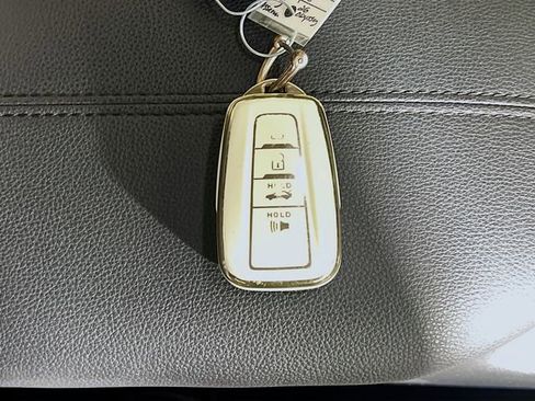 Used 2024 Toyota RAV4 XLE Premium image 32